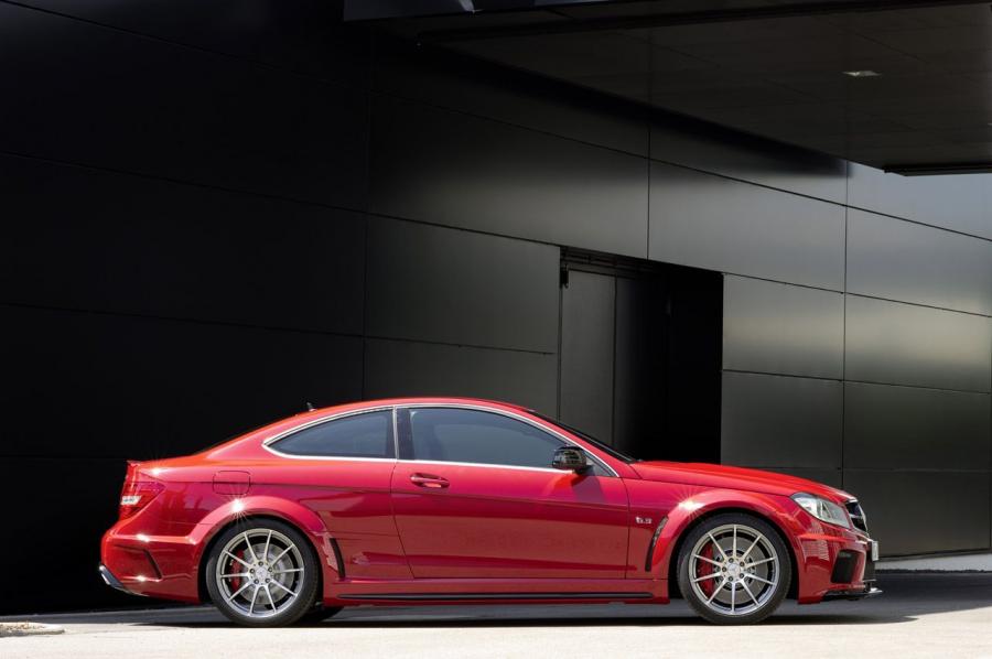  Mercedes-Benz C63 AMG Coupe Black Series 2012 года  (фото 56 из 66)